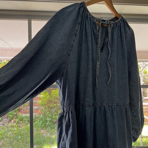 H&M Denim dress. Size XL fabulous used condition. Heavy cotton denim. - Picture 6 of 8